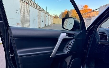 Toyota Land Cruiser Prado 150 рестайлинг 2, 2018 год, 4 000 000 рублей, 10 фотография