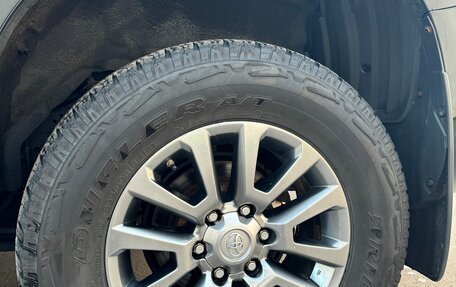 Toyota Land Cruiser Prado 150 рестайлинг 2, 2018 год, 4 000 000 рублей, 13 фотография