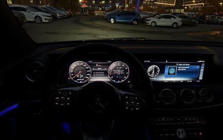 Mercedes-Benz E-Класс, 2019 год, 3 100 000 рублей, 10 фотография