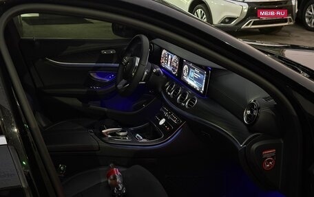 Mercedes-Benz E-Класс, 2019 год, 3 100 000 рублей, 9 фотография