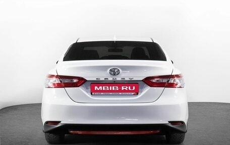 Toyota Camry, 2018 год, 2 105 000 рублей, 4 фотография