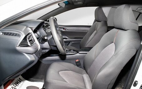 Toyota Camry, 2018 год, 2 105 000 рублей, 5 фотография