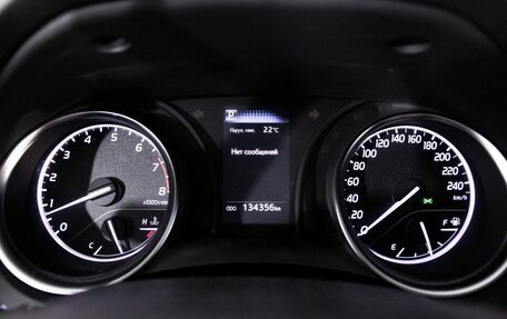 Toyota Camry, 2018 год, 2 105 000 рублей, 10 фотография