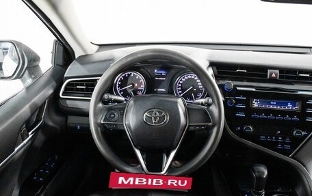 Toyota Camry, 2018 год, 2 105 000 рублей, 9 фотография