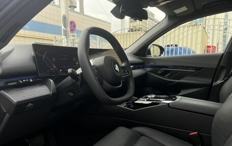 BMW 5 серия, 2023 год, 7 800 000 рублей, 16 фотография