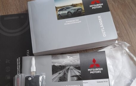 Mitsubishi Outlander III рестайлинг 3, 2021 год, 2 590 000 рублей, 8 фотография