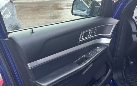 Ford Explorer VI, 2017 год, 2 200 000 рублей, 2 фотография