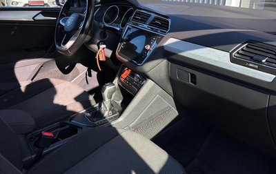 Volkswagen Tiguan II, 2021 год, 2 600 000 рублей, 1 фотография