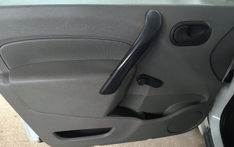 Renault Kangoo II рестайлинг, 2010 год, 599 000 рублей, 17 фотография