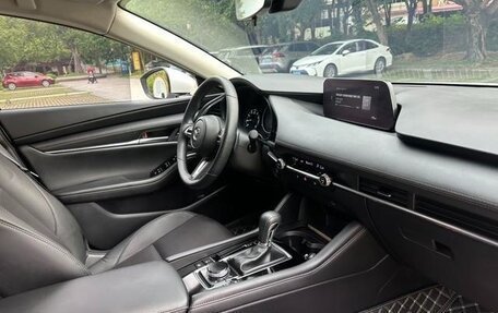 Mazda 3, 2022 год, 1 550 000 рублей, 15 фотография