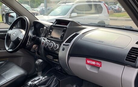 Mitsubishi Pajero Sport II рестайлинг, 2014 год, 1 890 000 рублей, 13 фотография