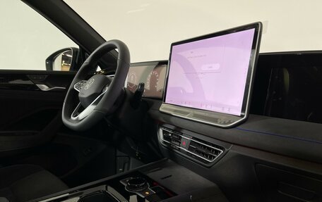 Volkswagen Tiguan, 2024 год, 11 фотография