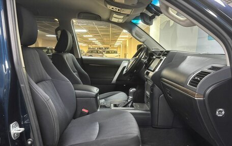 Toyota Land Cruiser Prado 150 рестайлинг 2, 2020 год, 6 320 000 рублей, 10 фотография