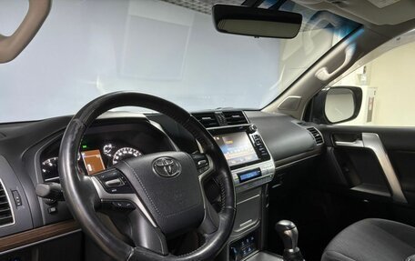Toyota Land Cruiser Prado 150 рестайлинг 2, 2020 год, 6 320 000 рублей, 26 фотография