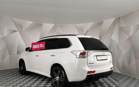 Mitsubishi Outlander III рестайлинг 3, 2013 год, 1 695 000 рублей, 4 фотография