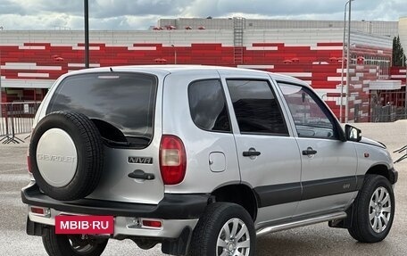 Chevrolet Niva I рестайлинг, 2005 год, 437 000 рублей, 32 фотография