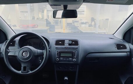 Volkswagen Polo VI (EU Market), 2012 год, 730 000 рублей, 17 фотография