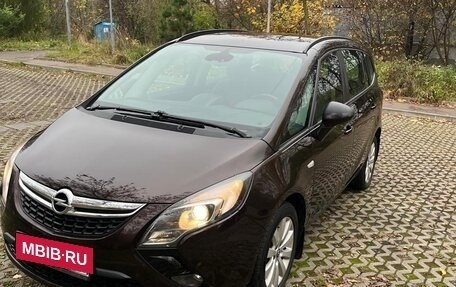 Opel Zafira C рестайлинг, 2014 год, 1 250 000 рублей, 3 фотография