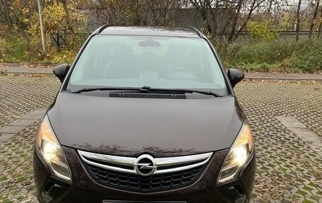 Opel Zafira C рестайлинг, 2014 год, 1 250 000 рублей, 2 фотография