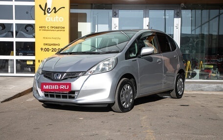 Honda Fit III, 2011 год, 825 000 рублей, 2 фотография