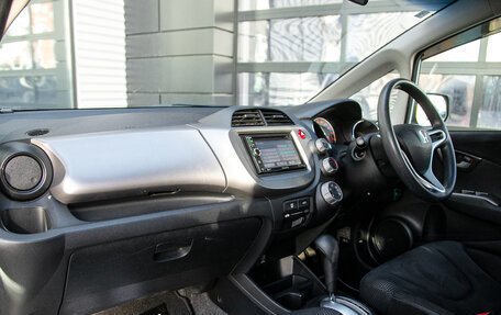 Honda Fit III, 2011 год, 825 000 рублей, 18 фотография