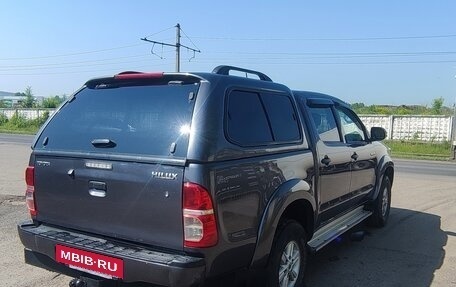 Toyota Hilux VII, 2015 год, 1 980 000 рублей, 2 фотография
