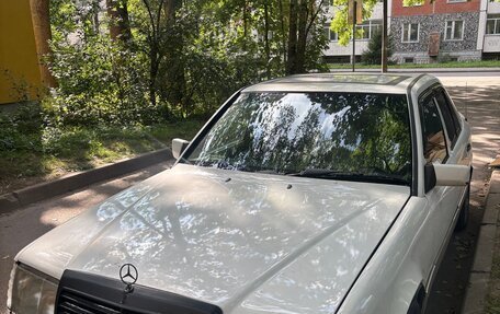 Mercedes-Benz W124, 1985 год, 160 000 рублей, 1 фотография