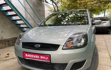 Ford Fiesta, 2003 год, 400 000 рублей, 1 фотография