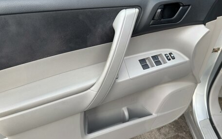 Toyota Highlander III, 2009 год, 1 490 000 рублей, 9 фотография