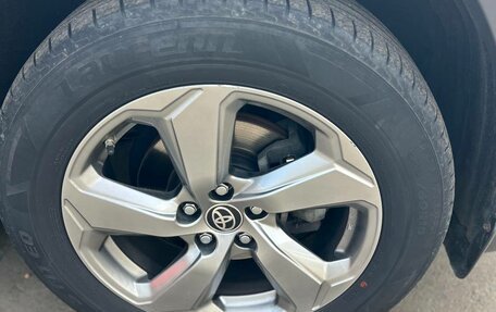 Toyota RAV4, 2019 год, 2 650 000 рублей, 15 фотография