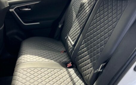 Toyota RAV4, 2019 год, 2 650 000 рублей, 13 фотография