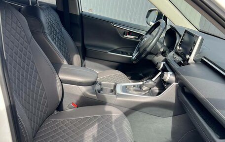 Toyota RAV4, 2019 год, 2 650 000 рублей, 12 фотография