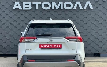 Toyota RAV4, 2019 год, 2 650 000 рублей, 4 фотография