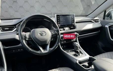 Toyota RAV4, 2019 год, 2 650 000 рублей, 7 фотография