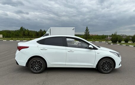 Hyundai Solaris II рестайлинг, 2017 год, 990 000 рублей, 5 фотография