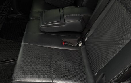 Toyota Land Cruiser Prado 150 рестайлинг 2, 2019 год, 4 490 000 рублей, 11 фотография