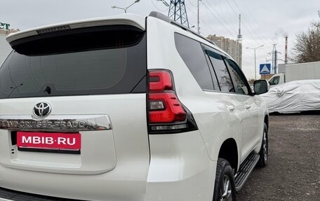 Toyota Land Cruiser Prado 150 рестайлинг 2, 2019 год, 4 490 000 рублей, 5 фотография