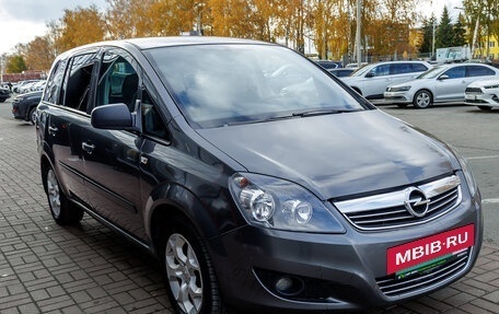 Opel Zafira B, 2011 год, 663 000 рублей, 3 фотография