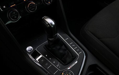 Volkswagen Tiguan II, 2019 год, 2 250 600 рублей, 17 фотография