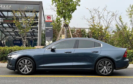 Volvo S60 III, 2022 год, 2 299 511 рублей, 3 фотография