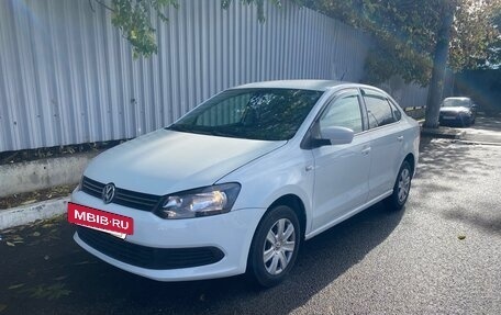 Volkswagen Polo VI (EU Market), 2015 год, 690 000 рублей, 2 фотография