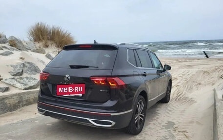 Volkswagen Tiguan II, 2022 год, 3 550 000 рублей, 2 фотография