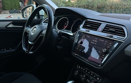 Volkswagen Tiguan II, 2020 год, 2 100 000 рублей, 11 фотография