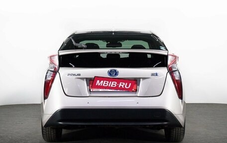 Toyota Prius IV XW50, 2017 год, 1 699 000 рублей, 3 фотография