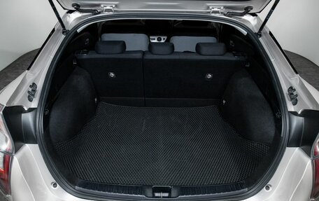 Toyota Prius IV XW50, 2017 год, 1 699 000 рублей, 18 фотография