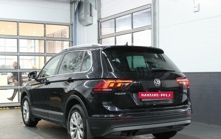 Volkswagen Tiguan II, 2018 год, 2 275 000 рублей, 4 фотография