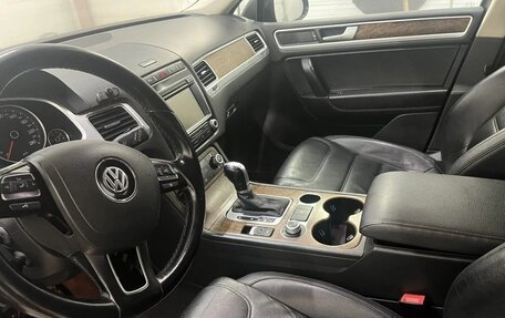 Volkswagen Touareg III, 2015 год, 2 300 000 рублей, 2 фотография