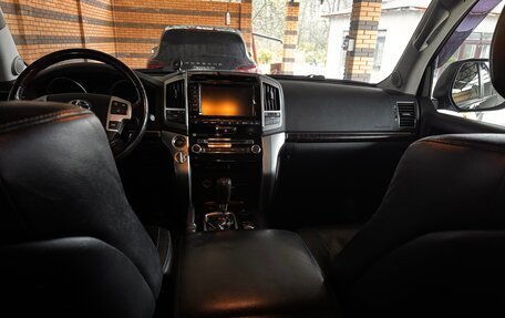Toyota Land Cruiser 200, 2012 год, 2 950 000 рублей, 3 фотография