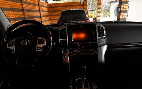 Toyota Land Cruiser 200, 2012 год, 2 950 000 рублей, 4 фотография