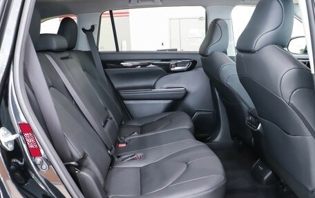 Toyota Highlander, 2025 год, 6 890 000 рублей, 9 фотография